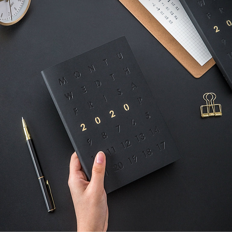 A5 Year 2020 Daily Planner (320 Pages)